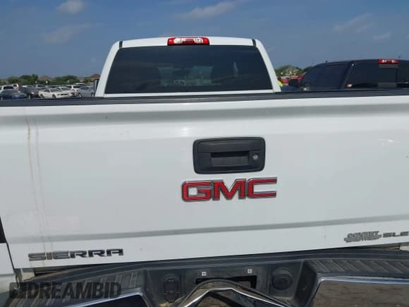 ✅ 2015 GMC Sierra 2500HD SLE • VIN: 1GT12YEG4FF128623 • Lot: 42298401. Listed on IAAI with 154,679 mi. Free auction sales archive from the USA and detailed vehicle history report at DreamBid. Image 16.