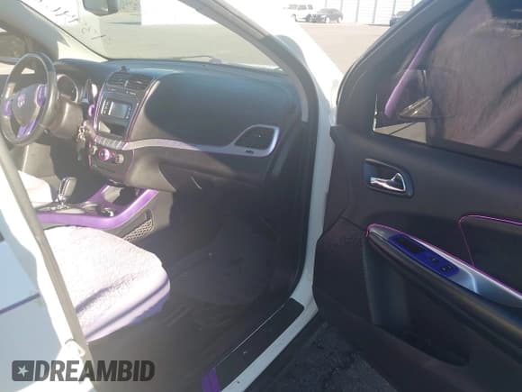 ✅ 2013 Dodge Journey American Value • VIN: 3C4PDCAB0DT659077 • Lot: 43446631. Wystawiony na IAAI z przebiegiem 249 771 mil. Bezpłatny archiwum sprzedaży aukcyjnych z USA i szczegółowy raport historii pojazdu na DreamBid. Zdjęcie 5.