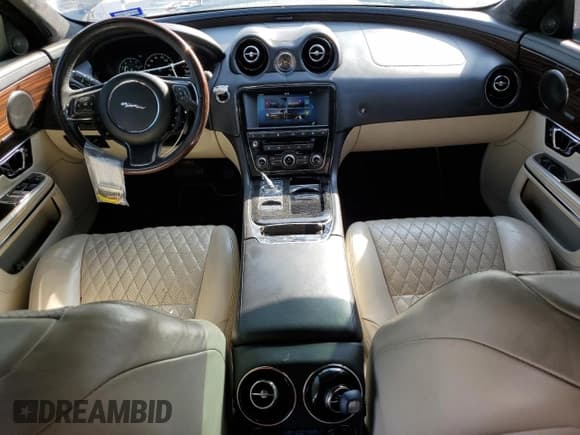 ✅ 2017 Jaguar XJ Portfolio • VIN: SAJWA2G75H8W12117 • Lot: 90102685. Listed on Copart with 139,548 mi. Free auction sales archive from the USA and detailed vehicle history report at DreamBid. Image 8.