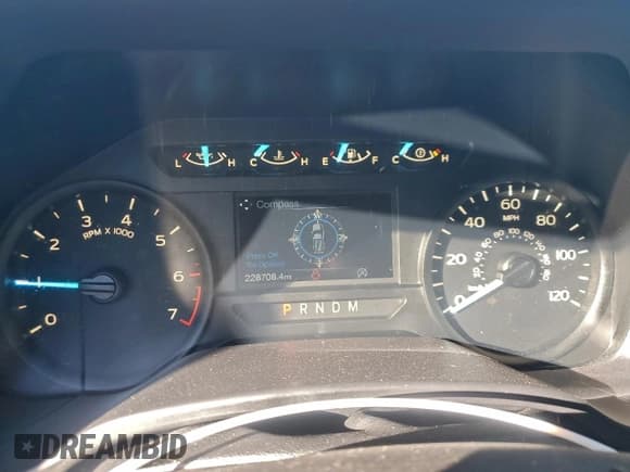 ✅ 2019 Ford F-150 XL • VIN: 1FTEW1E57KKC95264 • Lot: 96713165. Listed on Copart with 228,708 mi. Free auction sales archive from the USA and detailed vehicle history report at DreamBid. Image 9.