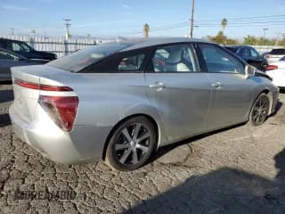 ✅ 2017 Toyota Mirai • VIN: JTDBVRBD3HA002538 • Lot: 91197815. Wystawiony na Copart z przebiegiem 104 770 mil. Bezpłatny archiwum sprzedaży aukcyjnych z USA i szczegółowy raport historii pojazdu na DreamBid. Zdjęcie 3.