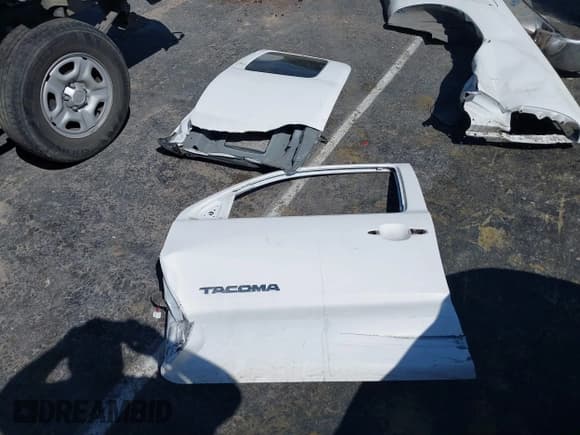 ✅ 2011 Toyota Tacoma • VIN: 5TFTX4CN4BX002786 • Lot: 42077964. Listed on IAAI with 204,824 mi. Free auction sales archive from the USA and detailed vehicle history report at DreamBid. Image 12.