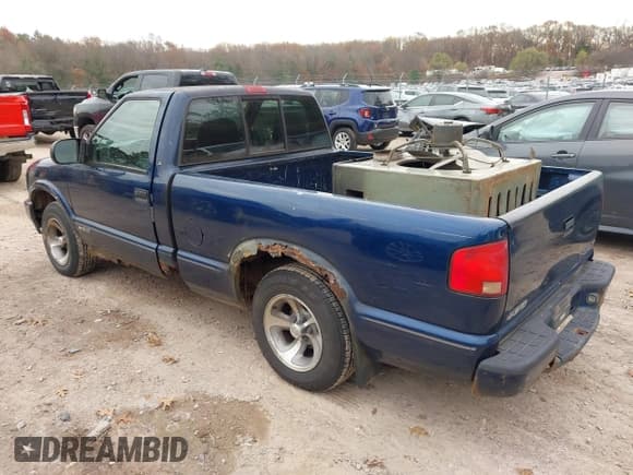 ✅ 1999 Chevrolet S-10 LS • VIN: 1GCCS1443XK138575 • Лот: 43653295. Опубликован ранее на IAAI с пробегом 139 489 миль. Бесплатный доступ к архиву аукционных продаж из США и подробный отчёт об истории автомобиля на DreamBid. Изображение 3.