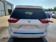 ✅ 2017 Toyota Sienna XLE Premium • VIN: 5TDYZ3DC6HS807002 • Лот: 64998935. Опубликован ранее на Copart с пробегом 178 604 миль. Бесплатный доступ к архиву аукционных продаж из США и подробный отчёт об истории автомобиля на DreamBid. Изображение 6.