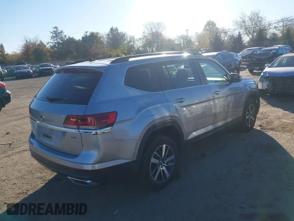 ✅ 2022 Volkswagen Atlas SE • VIN: 1V2LP2CAXNC502818 • Lot: 43509736. Listed on IAAI with 64,911 mi. Free auction sales archive from the USA and detailed vehicle history report at DreamBid. Image 4.