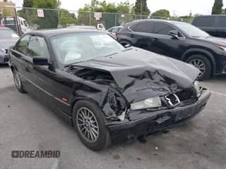 1998 BMW 3 Series z VIN WBABF832XWEH61939, wystawiony jako IAAI lot #42415325 z przebiegiem 183 559 mil mil oraz . Historia ofert i sprzedaży dostępna na DreamBid. Obrazek 1.