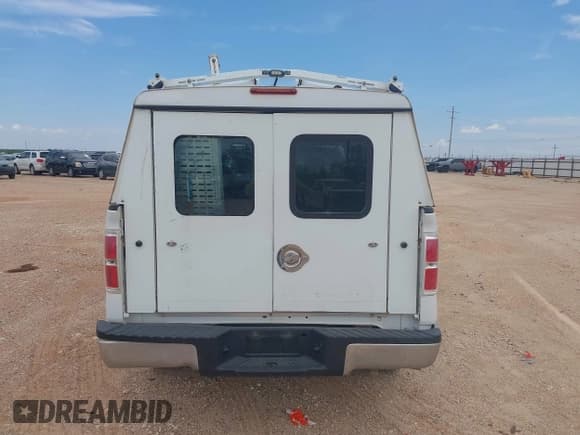 ✅ 2013 Ford F-150 XL • VIN: 1FTMF1CM8DKE05876 • Lot: 42676775. Listed on IAAI with 153,305 mi. Free auction sales archive from the USA and detailed vehicle history report at DreamBid. Image 16.