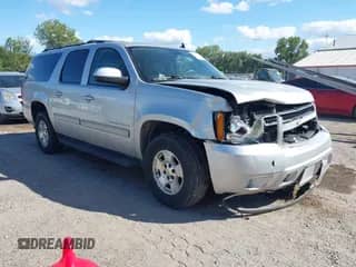 2011 Chevrolet Suburban LT z VIN 1GNSKJE31BR112484, wystawiony jako IAAI lot #43071981 z przebiegiem 235 471 mil mil oraz . Historia ofert i sprzedaży dostępna na DreamBid. Obrazek 1.