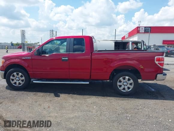 ✅ 2014 Ford F-150 XL • VIN: 1FTFX1CF1EFA41561 • Lot: 43130632. Wystawiony na IAAI z przebiegiem 198 072 mil. Bezpłatny archiwum sprzedaży aukcyjnych z USA i szczegółowy raport historii pojazdu na DreamBid. Zdjęcie 14.