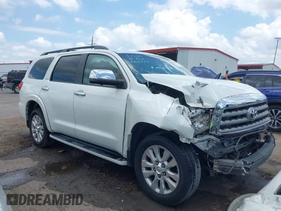 ✅ 2016 Toyota Sequoia Platinum • VIN: 5TDYY5G11GS062229 • Lot: 42166259. Wystawiony na IAAI z przebiegiem 181 872 mil. Bezpłatny archiwum sprzedaży aukcyjnych z USA i szczegółowy raport historii pojazdu na DreamBid. Zdjęcie 13.