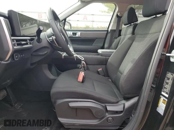 ✅ 2025 Hyundai Santa Fe SE • VIN: 5NMP1DGL7SH096506 • Lot: 90466665. Listed on Copart with 3,479 mi. Free auction sales archive from the USA and detailed vehicle history report at DreamBid. Image 7.