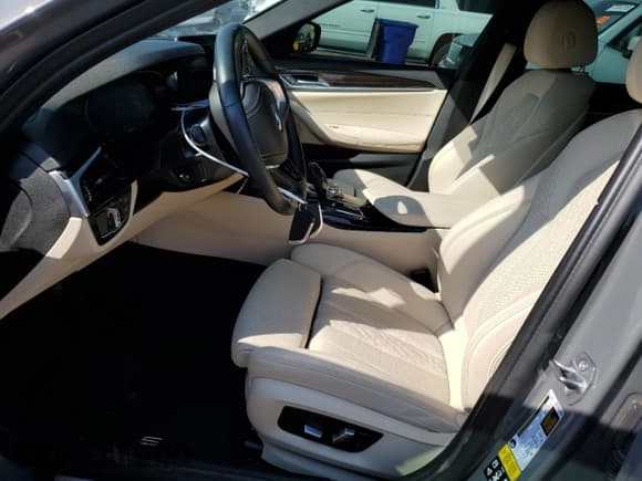 ✅ 2022 BMW 5 Series 530i xDrive • VIN: WBA13BJ07NWX57176 • Лот: 69416995. Опубликован ранее на Copart с пробегом 18 010 миль. Бесплатный доступ к архиву аукционных продаж из США и подробный отчёт об истории автомобиля на DreamBid. Изображение 7.