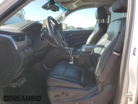 ✅ 2015 Chevrolet Suburban LT • VIN: 1GNSKJKC9FR692948 • Lot: 65414594. Wystawiony na Copart z przebiegiem 182 909 mil. Bezpłatny archiwum sprzedaży aukcyjnych z USA i szczegółowy raport historii pojazdu na DreamBid. Zdjęcie 7.