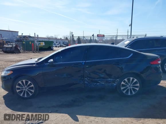 ✅ 2020 Ford Fusion SE • VIN: 3FA6P0T96LR179655 • Лот: 41796399. Опубликован ранее на IAAI с пробегом 54 089 миль. Бесплатный доступ к архиву аукционных продаж из США и подробный отчёт об истории автомобиля на DreamBid. Изображение 15.