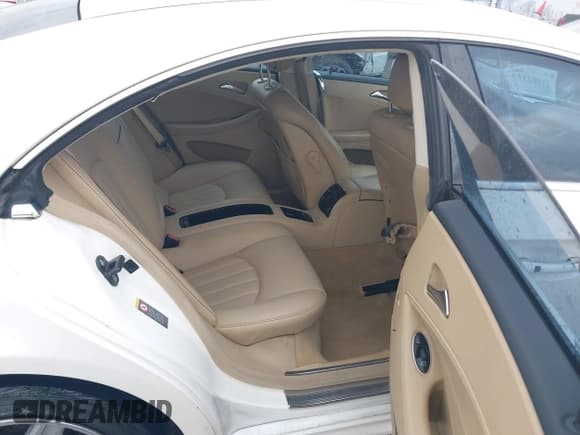 ✅ 2009 Mercedes-Benz CLS 550 • VIN: WDDDJ72X79A140979 • Лот: 41802317. Опубликован ранее на IAAI с пробегом 195 968 миль. Бесплатный доступ к архиву аукционных продаж из США и подробный отчёт об истории автомобиля на DreamBid. Изображение 8.