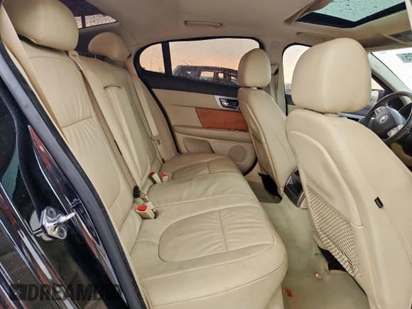 ✅ 2009 Jaguar XF Luxury • VIN: SAJWA05B69HR28459 • Lot: 70000425. Listed on Copart with 88,553 mi. Free auction sales archive from the USA and detailed vehicle history report at DreamBid. Image 10.