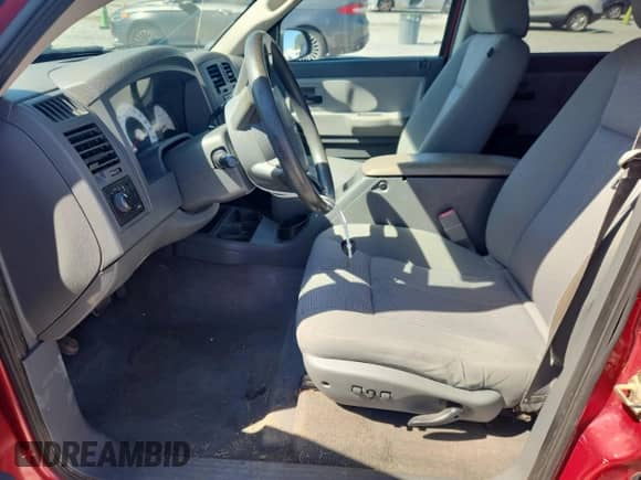 ✅ 2006 Dodge Dakota ST • VIN: 1D7HE28N46S645186 • Lot: 81959105. Wystawiony na Copart z przebiegiem 189 640 mil. Bezpłatny archiwum sprzedaży aukcyjnych z USA i szczegółowy raport historii pojazdu na DreamBid. Zdjęcie 7.