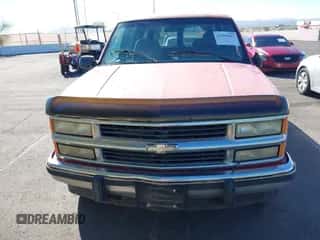 1994 Chevrolet Suburban z VIN 1GNFK16K9RJ334433, wystawiony jako IAAI lot #43559913 z przebiegiem 322 899 mil mil oraz . Historia ofert i sprzedaży dostępna na DreamBid. Obrazek 6.
