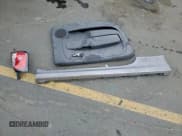 ✅ 2018 FIAT 500e • VIN: 3C3CFFGE3JT369329 • Lot: 94040425. Wystawiony na Copart z przebiegiem 53 262 mil. Bezpłatny archiwum sprzedaży aukcyjnych z USA i szczegółowy raport historii pojazdu na DreamBid. Zdjęcie 12.