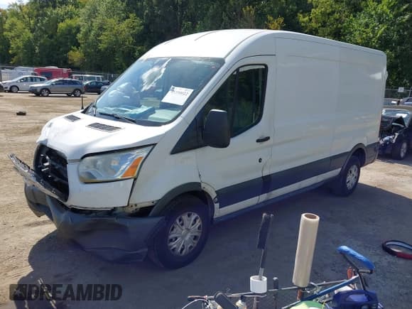 ✅ 2015 Ford Transit Cargo • VIN: 1FTYR2CM9FKA05097 • Lot: 43350022. Listed on IAAI with 311,969 mi. Free auction sales archive from the USA and detailed vehicle history report at DreamBid. Image 2.