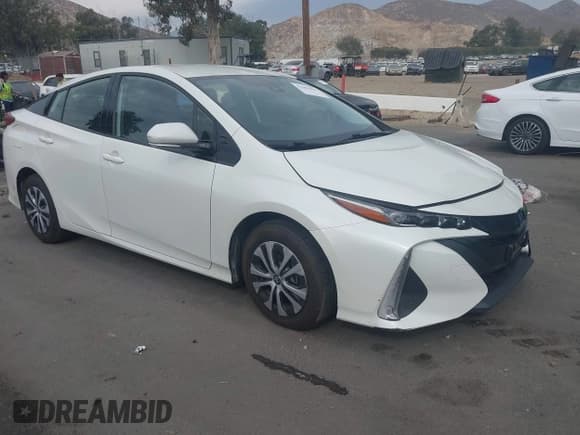 ✅ 2020 Toyota Prius Limited • VIN: JTDKARFPXL3157889 • Lot: 43685862. Wystawiony na IAAI z przebiegiem 119 399 mil. Bezpłatny archiwum sprzedaży aukcyjnych z USA i szczegółowy raport historii pojazdu na DreamBid. Zdjęcie 1.