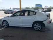 ✅ 2007 Mazda 3 S Touring • VIN: JM1BK324471663158 • Lot: 42575124. Wystawiony na IAAI z przebiegiem 160 938 mil. Bezpłatny archiwum sprzedaży aukcyjnych z USA i szczegółowy raport historii pojazdu na DreamBid. Zdjęcie 14.