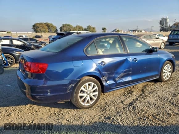 ✅ 2011 Volkswagen Jetta SE • VIN: 3VWDZ7AJ7BM344087 • Lot: 94543215. Listed on Copart with 151,978 mi. Free auction sales archive from the USA and detailed vehicle history report at DreamBid. Image 3.
