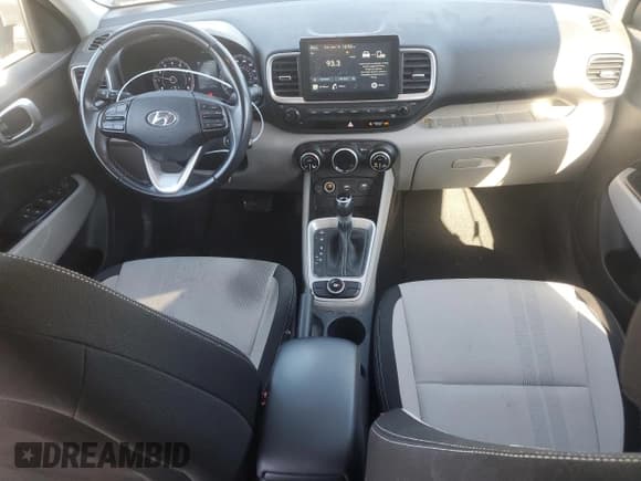 ✅ 2020 Hyundai Venue Denim • VIN: KMHRC8A3XLU015992 • Lot: 88088565. Listed on Copart with 64,128 mi. Free auction sales archive from the USA and detailed vehicle history report at DreamBid. Image 8.