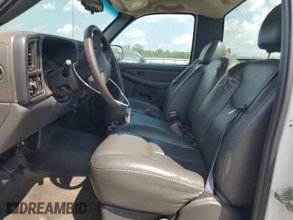 2006 Chevrolet Silverado 1500 Work Truck z VIN 3GCEC14X06G178649, wystawiony jako Copart lot #66395995 z przebiegiem 186 227 mil mil oraz Czysty tytuł • Clean title. Historia ofert i sprzedaży dostępna na DreamBid. Obrazek 7.