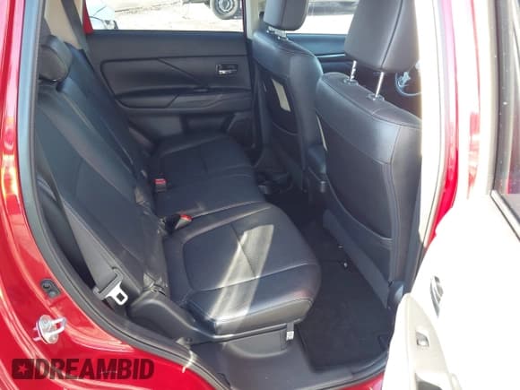 ✅ 2016 Mitsubishi Outlander SE • VIN: JA4AZ3A39GZ007792 • Lot: 43539952. Wystawiony na IAAI z przebiegiem 115 102 mil. Bezpłatny archiwum sprzedaży aukcyjnych z USA i szczegółowy raport historii pojazdu na DreamBid. Zdjęcie 8.