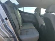 ✅ 2017 Hyundai Elantra SE • VIN: 5NPD84LFXHH090077 • Лот: 86307845. Опубликован ранее на Copart с пробегом 141 930 миль. Бесплатный доступ к архиву аукционных продаж из США и подробный отчёт об истории автомобиля на DreamBid. Изображение 10.