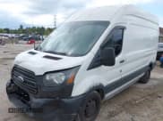 ✅ 2018 Ford Transit • VIN: 1FTYR2XM3JKA61961 • Lot: 43261831. Wystawiony na IAAI z przebiegiem 278 043 mil. Bezpłatny archiwum sprzedaży aukcyjnych z USA i szczegółowy raport historii pojazdu na DreamBid. Zdjęcie 2.