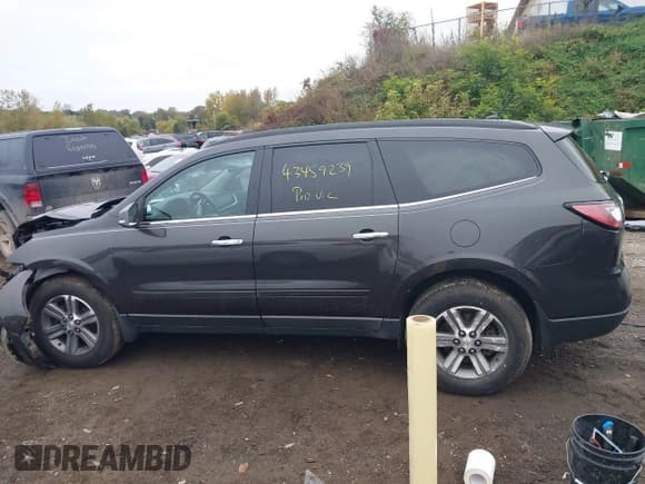 ✅ 2015 Chevrolet Traverse LT • VIN: 1GNKVHKD7FJ389402 • Lot: 43459239. Wystawiony na IAAI z przebiegiem 181 497 mil. Bezpłatny archiwum sprzedaży aukcyjnych z USA i szczegółowy raport historii pojazdu na DreamBid. Zdjęcie 14.