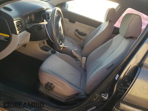 2011 Hyundai Accent GLS z VIN KMHCN4AC9BU611876, wystawiony jako Copart lot #73203914 z przebiegiem 171 046 mil mil oraz Szkoda całkowita • Salvage title. Historia ofert i sprzedaży dostępna na DreamBid. Obrazek 7.