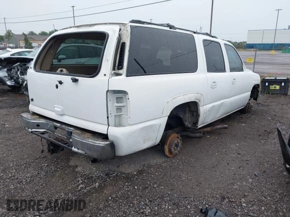 ✅ 2003 Chevrolet Suburban LT • VIN: 3GNGK26U63G271392 • Лот: 39996881. Опубликован ранее на IAAI с пробегом 209 745 миль. Бесплатный доступ к архиву аукционных продаж из США и подробный отчёт об истории автомобиля на DreamBid. Изображение 4.