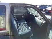 ✅ 1993 GMC Sierra 1500 • VIN: 2GTEC19KXP1512578 • Lot: 43578712. Listed on IAAI with 154,108 mi. Free auction sales archive from the USA and detailed vehicle history report at DreamBid. Image 5.