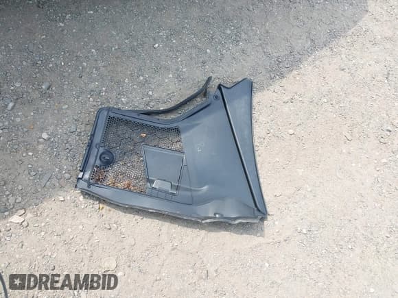 ✅ 2020 Mercedes-Benz C 300 • VIN: W1KWF8EB3LR581615 • Lot: 42464216. Wystawiony na IAAI z przebiegiem 70 509 mil. Bezpłatny archiwum sprzedaży aukcyjnych z USA i szczegółowy raport historii pojazdu na DreamBid. Zdjęcie 12.