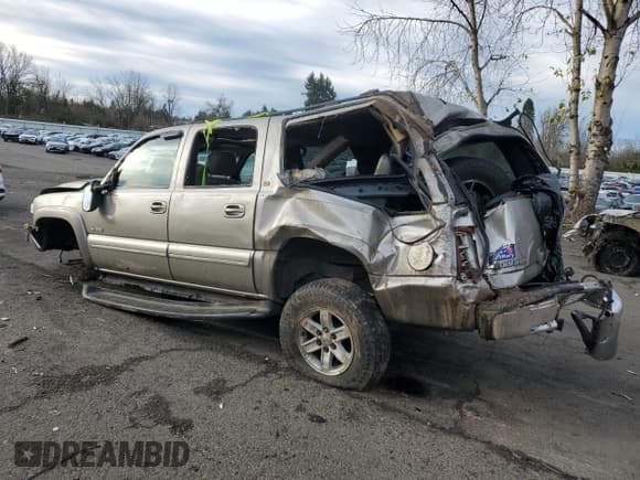 ✅ 2000 Chevrolet Suburban LS • VIN: 3GNFK16T8YG126021 • Лот: 41543485. Опубликован ранее на Copart с пробегом Не указан. Бесплатный доступ к архиву аукционных продаж из США и подробный отчёт об истории автомобиля на DreamBid. Изображение 2.