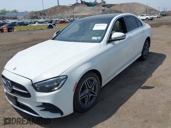 ✅ 2023 Mercedes-Benz E 350 • VIN: W1KZF8EB4PB161485 • Lot: 42095564. Wystawiony na IAAI z przebiegiem 24 725 mil. Bezpłatny archiwum sprzedaży aukcyjnych z USA i szczegółowy raport historii pojazdu na DreamBid. Zdjęcie 16.