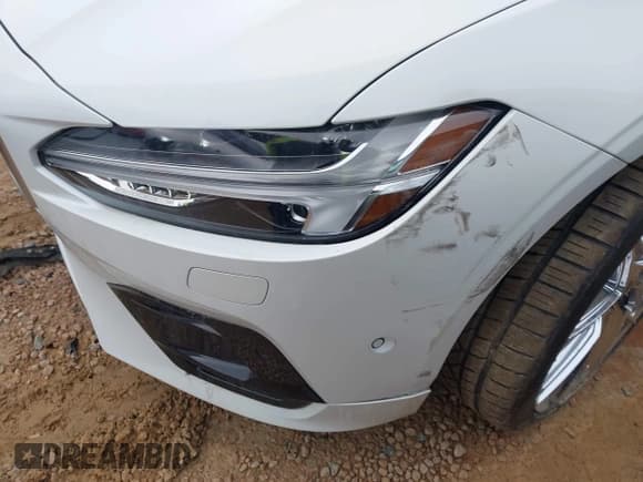 ✅ 2019 Volvo V90 R-Design • VIN: YV1102GM5K1087071 • Lot: 43591185. Listed on IAAI with 17,685 mi. Free auction sales archive from the USA and detailed vehicle history report at DreamBid. Image 18.