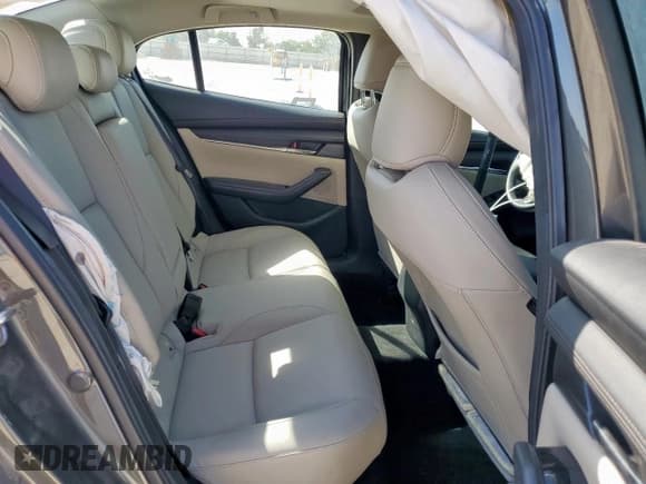 ✅ 2025 Mazda 3 S Preferred • VIN: 3MZBPACM1SM450195 • Lot: 67138405. Wystawiony na Copart z przebiegiem 10 368 mil. Bezpłatny archiwum sprzedaży aukcyjnych z USA i szczegółowy raport historii pojazdu na DreamBid. Zdjęcie 10.