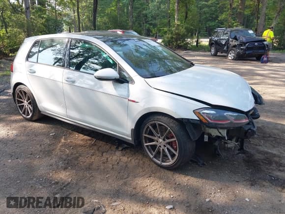 ✅ 2019 Volkswagen Golf GTI S • VIN: 3VW6T7AU9KM019266 • Лот: 42558184. Опубликован ранее на IAAI с пробегом 34 199 миль. Бесплатный доступ к архиву аукционных продаж из США и подробный отчёт об истории автомобиля на DreamBid. Изображение 1.