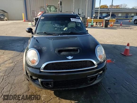 ✅ 2012 MINI Clubman S • VIN: WMWZG3C50CTY38041 • Lot: 91230425. Wystawiony na Copart z przebiegiem 127 859 mil. Bezpłatny archiwum sprzedaży aukcyjnych z USA i szczegółowy raport historii pojazdu na DreamBid. Zdjęcie 14.