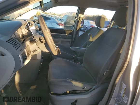 ✅ 2010 Dodge Grand Caravan SXT • VIN: 2D4RN5D19AR229733 • Лот: 91013625. Опубликован ранее на Copart с пробегом 197 139 миль. Бесплатный доступ к архиву аукционных продаж из США и подробный отчёт об истории автомобиля на DreamBid. Изображение 7.