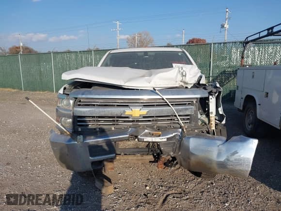 ✅ 2017 Chevrolet Silverado 2500HD Work Truck • VIN: 1GC2KUEG9HZ206750 • Лот: 43315082. Опубликован ранее на IAAI с пробегом Не указан. Бесплатный доступ к архиву аукционных продаж из США и подробный отчёт об истории автомобиля на DreamBid. Изображение 12.