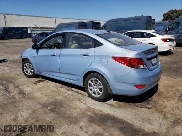 ✅ 2013 Hyundai Accent GLS • VIN: KMHCT4AE1DU284092 • Лот: 70888604. Опубликован ранее на Copart с пробегом 186 300 миль. Бесплатный доступ к архиву аукционных продаж из США и подробный отчёт об истории автомобиля на DreamBid. Изображение 2.