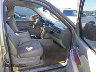 2007 Chevrolet Suburban LT с VIN 3GNFC160X7G216627, выставлен на аукционе IAAI как лот 43445940 с пробегом 312 650 миль миль и . История ставок и продаж доступна на DreamBid. Изображение 5.