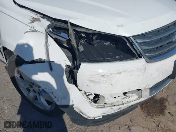 ✅ 2017 Chevrolet Traverse LT • VIN: 1GNKRGKD0HJ235034 • Lot: 43227154. Wystawiony na IAAI z przebiegiem Nie podano. Bezpłatny archiwum sprzedaży aukcyjnych z USA i szczegółowy raport historii pojazdu na DreamBid. Zdjęcie 6.