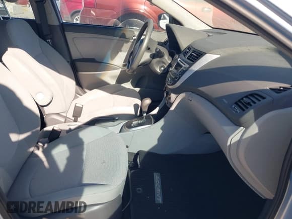 ✅ 2014 Hyundai Accent GS • VIN: KMHCT5AE3EU154788 • Lot: 43619382. Wystawiony na IAAI z przebiegiem 4 686 mil. Bezpłatny archiwum sprzedaży aukcyjnych z USA i szczegółowy raport historii pojazdu na DreamBid. Zdjęcie 5.