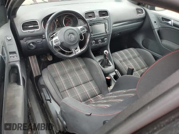 ✅ 2010 Volkswagen Golf GTI • VIN: WVWED7AJ4AW236773 • Lot: 76695864. Wystawiony na Copart z przebiegiem 153 836 mil. Bezpłatny archiwum sprzedaży aukcyjnych z USA i szczegółowy raport historii pojazdu na DreamBid. Zdjęcie 8.